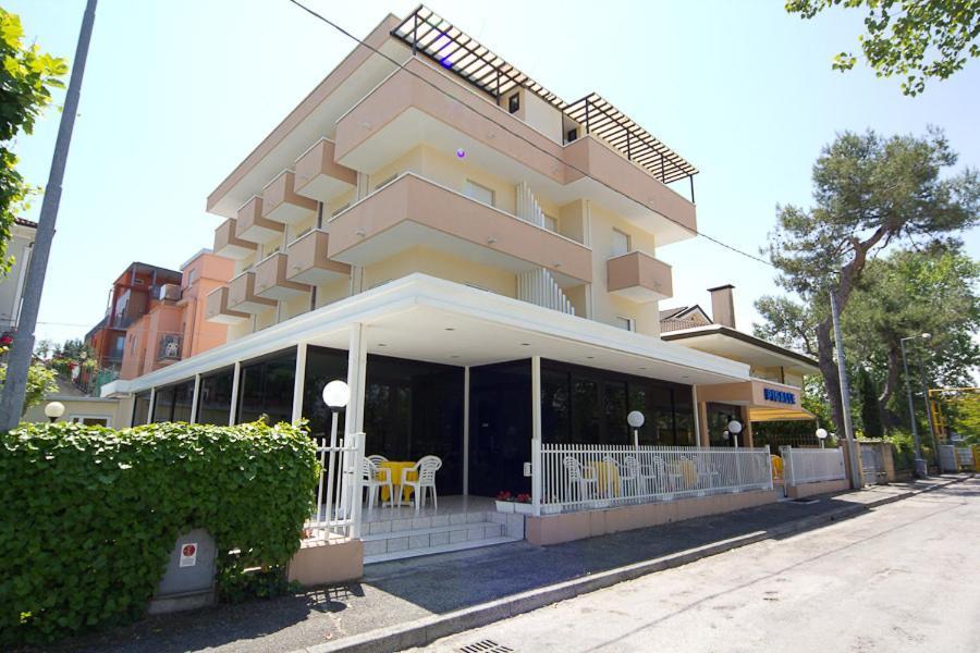 Hotel Pigalle ริชโชเน ภายนอก รูปภาพ
