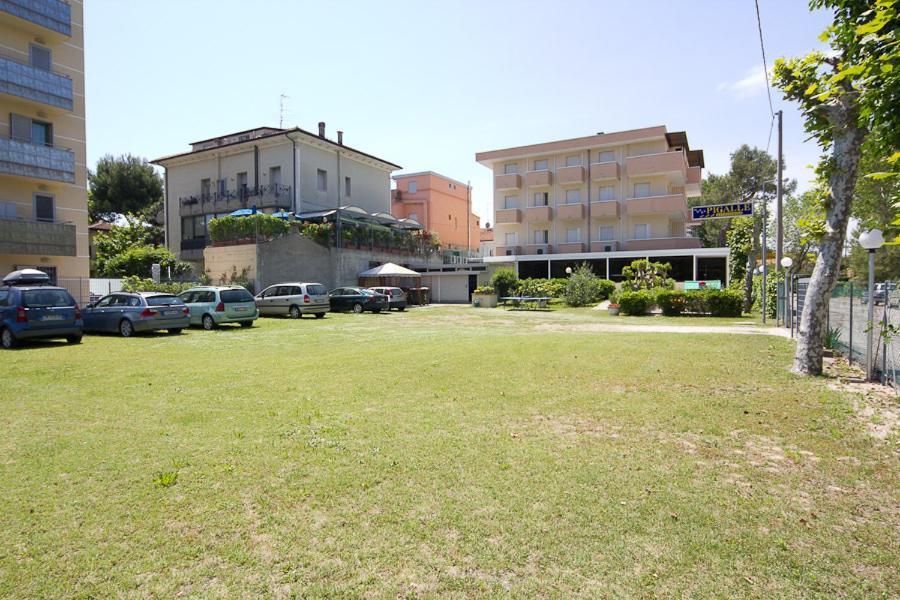 Hotel Pigalle ริชโชเน ภายนอก รูปภาพ