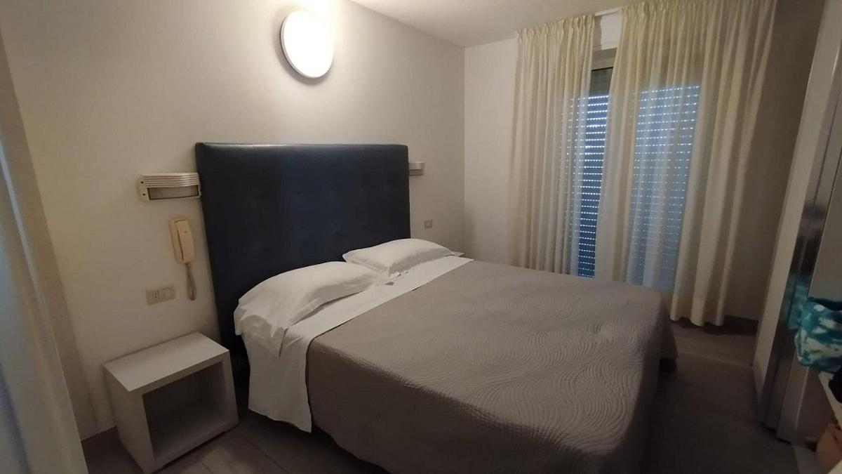 Hotel Pigalle ริชโชเน ภายนอก รูปภาพ